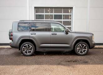 Образец цвета ЛУННЫЙ БАЗАЛЬТ на автомобиле - №2