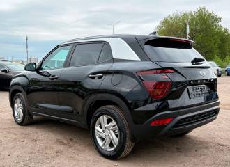 Образец цвета PHANTOM BLACK на автомобиле - №3