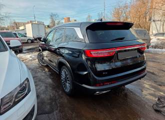 Образец цвета MAGIC BLACK на автомобиле - №2