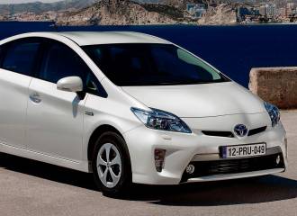 Образец цвета 062 WHITE CRYSTAL SHINE на автомобиле - №2