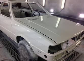 Образец цвета L90E ALPINWEISS на автомобиле - №1