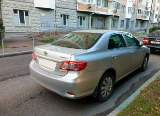 Образец цвета 1E7 SILVER на автомобиле - №2