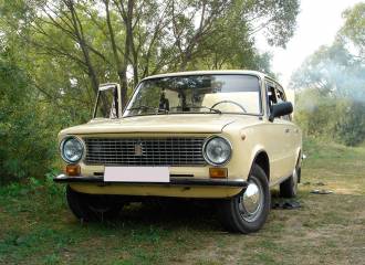 Образец цвета 214 СЛОНОВАЯ КОСТЬ на автомобиле - №1