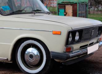 Образец цвета 214 СЛОНОВАЯ КОСТЬ на автомобиле - №2