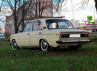 Образец цвета 214 СЛОНОВАЯ КОСТЬ на автомобиле - №3