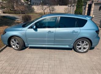 Образец цвета 33Y ICY BLUE на автомобиле - №1