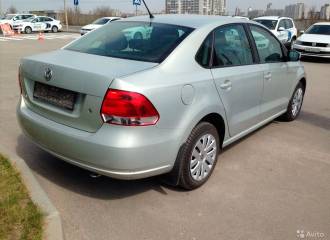 Образец цвета LR7L SILVER LEAF WHITE GOLD на автомобиле - №2