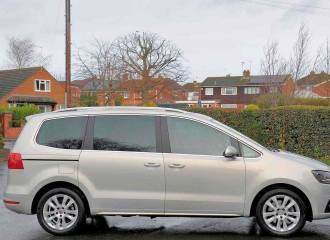 Образец цвета LR7L SILVER LEAF WHITE GOLD на автомобиле - №3