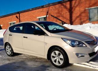 Образец цвета M2B MISTIC BEIGE на автомобиле - №1