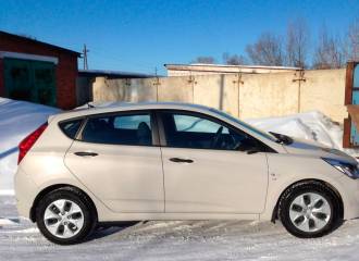 Образец цвета M2B MISTIC BEIGE на автомобиле - №3