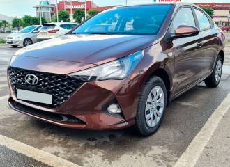 Образец цвета WG7 COGNAC BROWN на автомобиле - №1