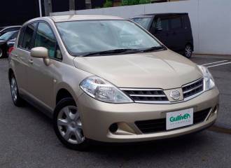 Образец цвета C42 BEIGE на автомобиле - №1