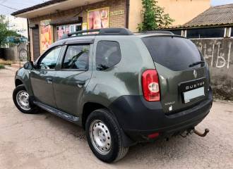 Образец цвета C67 GRIS OLIVE на автомобиле - №2