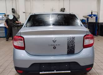 Образец цвета KQA GRIS HIGHLAND на автомобиле - №3