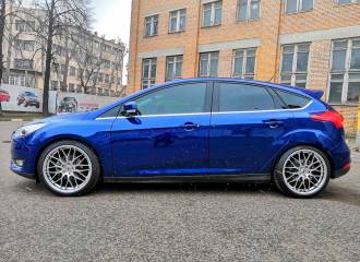 Образец цвета 3CVC PERFORMANCE BLUE на автомобиле - №2