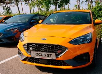 Образец цвета 7409 ORANGE FURY на автомобиле - №0