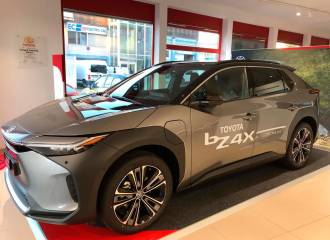 Образец цвета 1L5 PRECIOUS METAL на автомобиле - №2