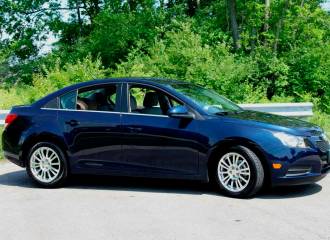 Образец цвета 37U IMPERIAL BLUE на автомобиле - №3