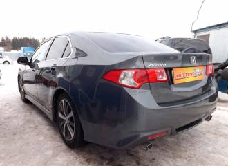 Образец цвета NH737M POLISHED METAL на автомобиле - №3