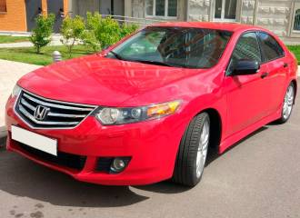 Образец цвета R81 MILANO RED на автомобиле - №0