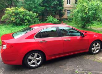 Образец цвета R81 MILANO RED на автомобиле - №3