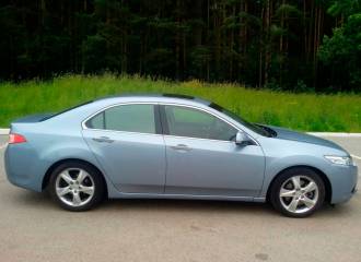 Образец цвета B564M CELESTIAL BLUE на автомобиле - №2