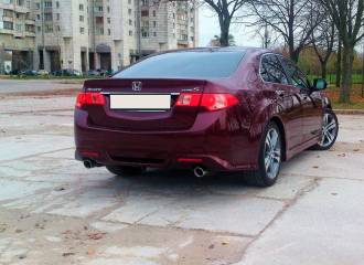 Образец цвета R530P BASQUE RED на автомобиле - №3