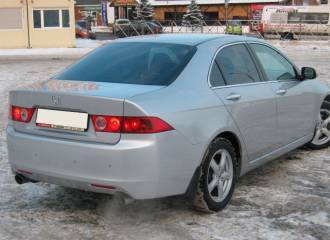 Образец цвета NH623M SATIN SILVER на автомобиле - №1