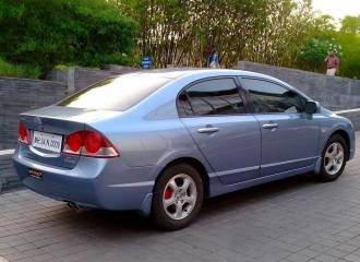 Образец цвета B538M BLUEISH SILVER на автомобиле - №3