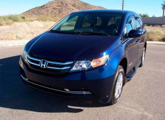 Образец цвета B588P OBSIDIAN BLUE на автомобиле - №1