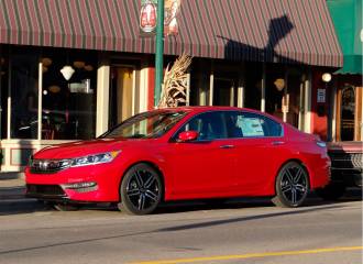 Образец цвета R94 SAN MARINO RED на автомобиле - №1