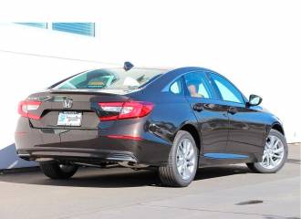 Образец цвета YR600M NEW BLACKISH TITANIUM на автомобиле - №3