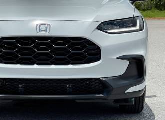 Образец цвета NH883P PLATINUM WHITE на автомобиле - №1