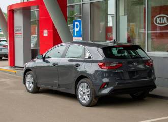 Образец цвета H8G DARK PENTA на автомобиле - №3