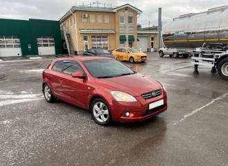 Образец цвета O4 MARS RED на автомобиле - №3