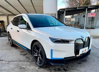 Образец цвета 300 ALPINWEISS III на автомобиле - №1