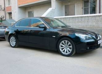 Образец цвета 668 SCHWARZ II/BONNET FLUID BLACK на автомобиле - №2