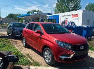 Образец цвета 124 ОГНЕННО-КРАСНЫЙ на автомобиле - №1