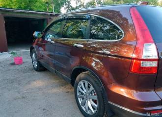 Образец цвета YR580M NEW UMBER/IONIZED BRONZE на автомобиле - №3