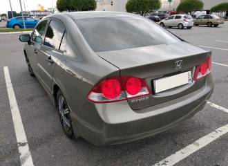 Образец цвета YR578M URBAN TITANIUM на автомобиле - №3