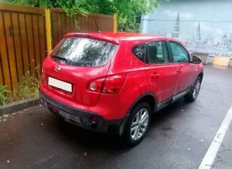 Образец цвета Z10 SOLID RED на автомобиле - №1