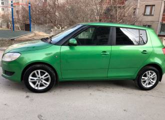 Образец цвета LF6Z ZELENA RALLYE/RALLYE GRUEN на автомобиле - №3