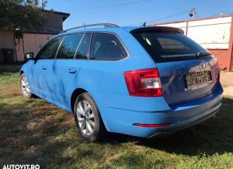 Образец цвета 9574 MODRA ITALY/ITALY BLAU на автомобиле - №3