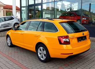 Образец цвета LF2A ORANZOVA FUN/FUN ORANGE на автомобиле - №3