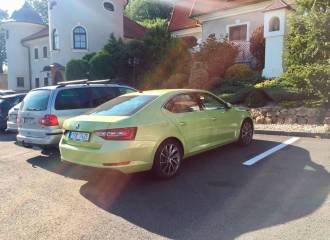 Образец цвета LF6Y ZELENA PISTACHIO/LEMON KICK на автомобиле - №3