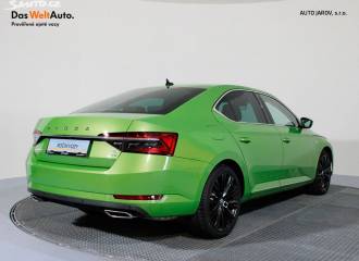 Образец цвета LF6W ZELENA MAY/MAIGRUEN на автомобиле - №2