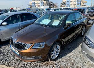 Образец цвета LF8Y HNEDA AMBER/AMBER BRAUN на автомобиле - №0