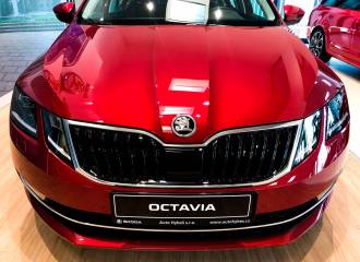 Образец цвета LS3P CERVENA VOLCANO/VULKAN ROT на автомобиле - №0