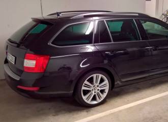 Образец цвета LF4Z FIALOVA SPACE/SPACE VIOLETT на автомобиле - №1