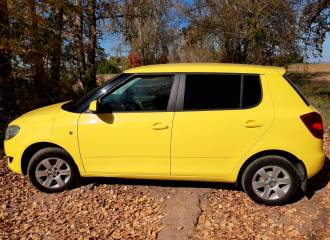 Образец цвета LF1F ZLUTA SPRINT/SPRINT GELB UNI на автомобиле - №2